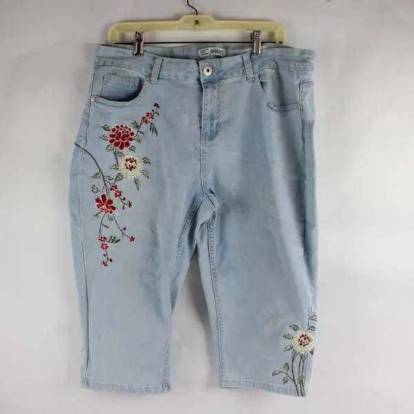 Sandpiper Floral Embroidered Light Wash Denim Capris Women's Size 16W