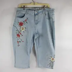 Sandpiper Floral Embroidered Light Wash Denim Capris Women's Size 16W