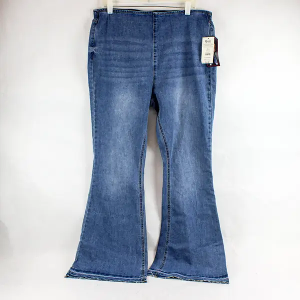 No Boundaries Women's Size XL(15-17) High Rise Flare Jeans Medium Wash