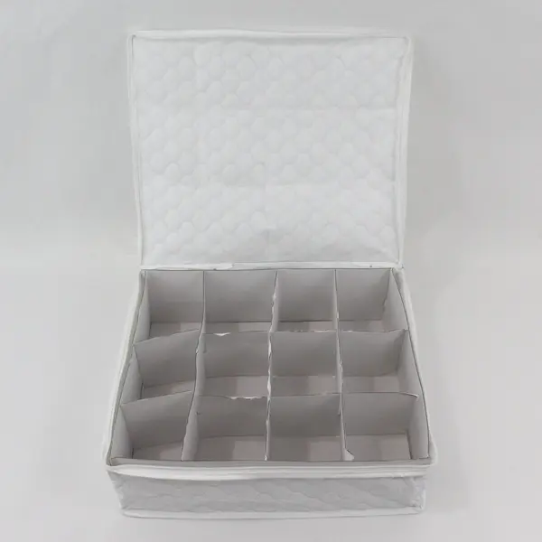 Lot of 2 White Zippered Quilted Vinyl Dish Storage Bags 18x 12, 13.5 x 11.5