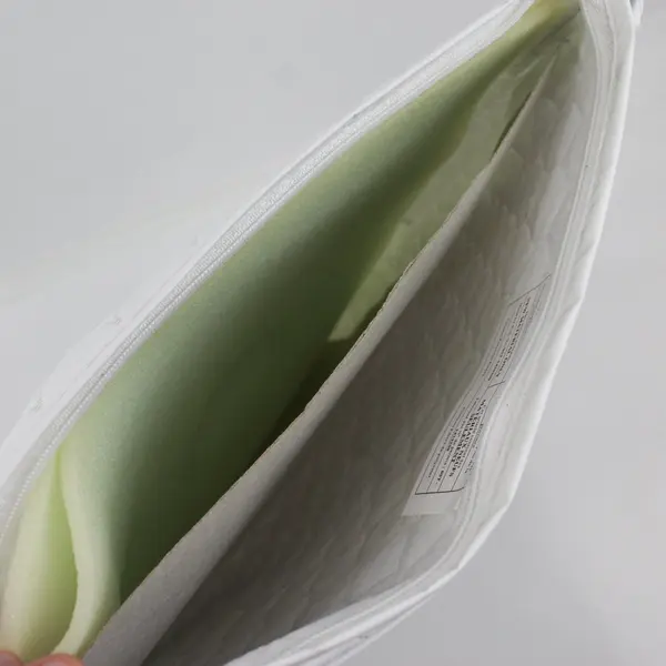 Lot of 2 White Zippered Quilted Vinyl Dish Storage Bags 18x 12, 13.5 x 11.5