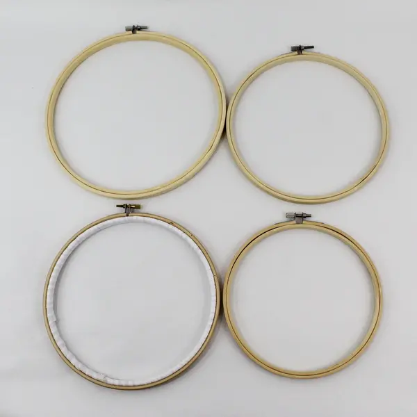 Lot of 4 Wooden Embroidery Hoops Screw Adjusters Round