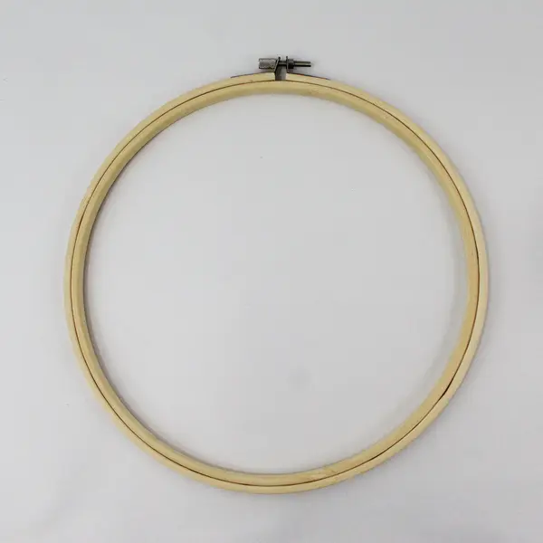 Lot of 4 Wooden Embroidery Hoops Screw Adjusters Round