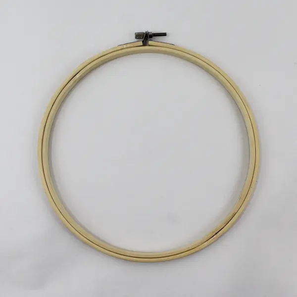 Lot of 4 Wooden Embroidery Hoops Screw Adjusters Round
