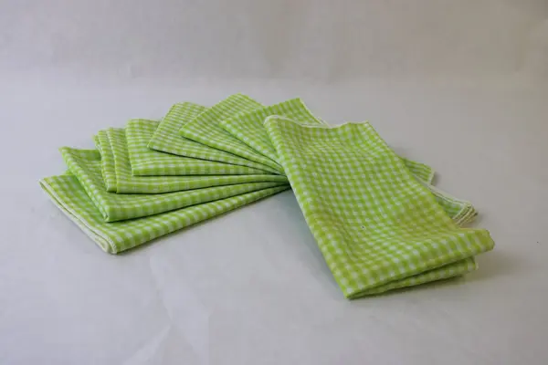 Set of 8 Light Green Gingham Cloth Napkins 15in Square