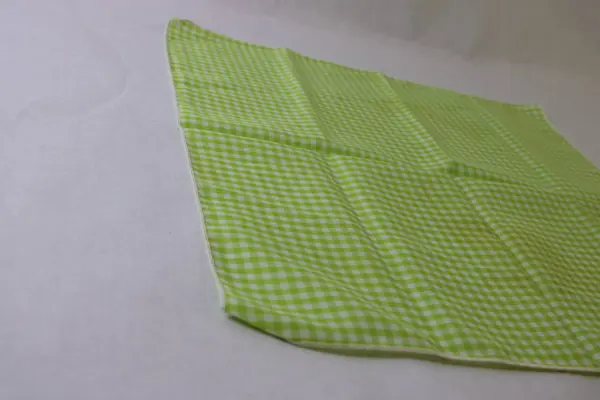 Set of 8 Light Green Gingham Cloth Napkins 15in Square