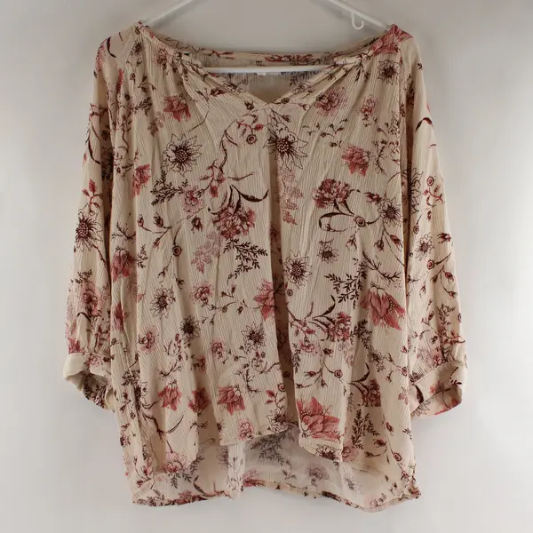 Maurices Womens XL Cream Floral V-Neck 3/4 Sleeve Blouse