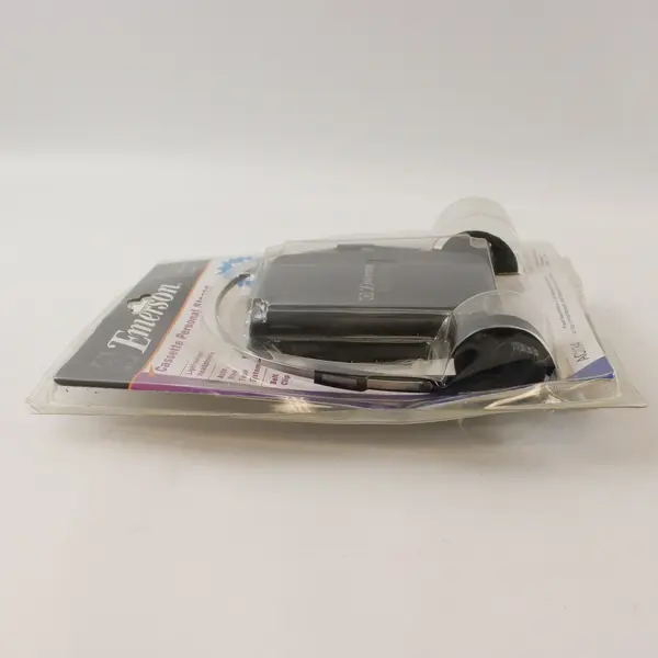 Emerson AC2134 Personal Stereo Cassette Player New in Package