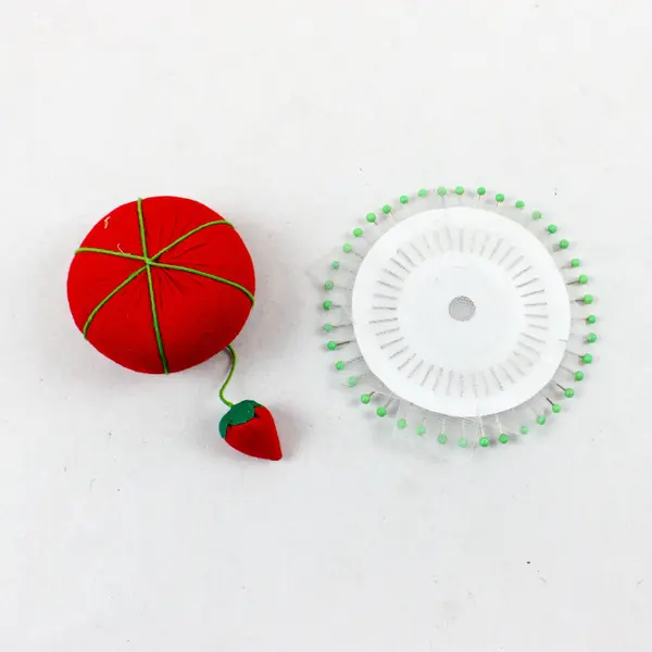 Sewing Lot Pincushion & Dritz 40 Glasshead Pins