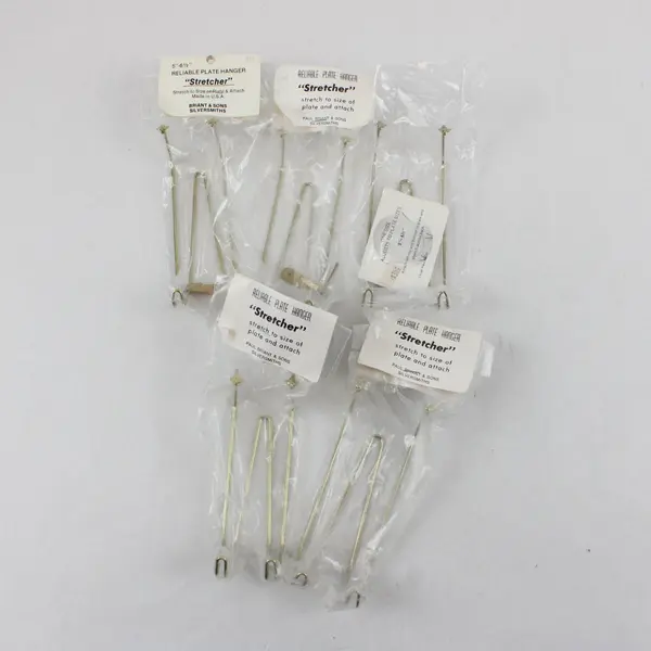 Paul Briant & Sons Stretcher Plate Hangers 5-6 1/2 in Set of 5
