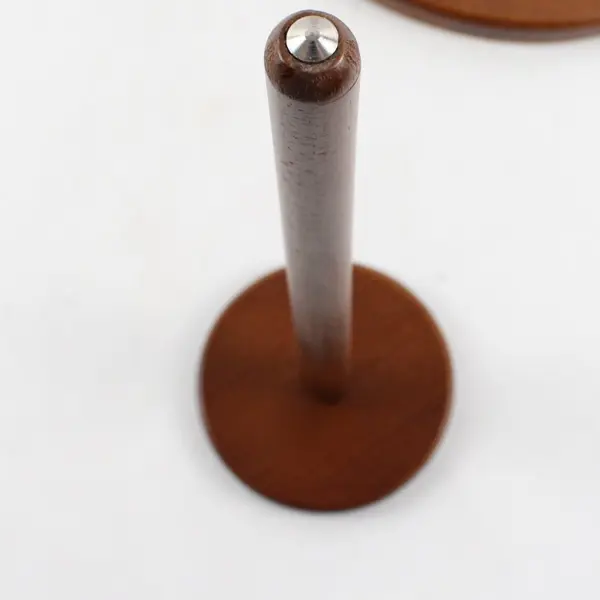 Growling Magnetic Wooden Yarn Holder for Crocheting Knitting Rotating