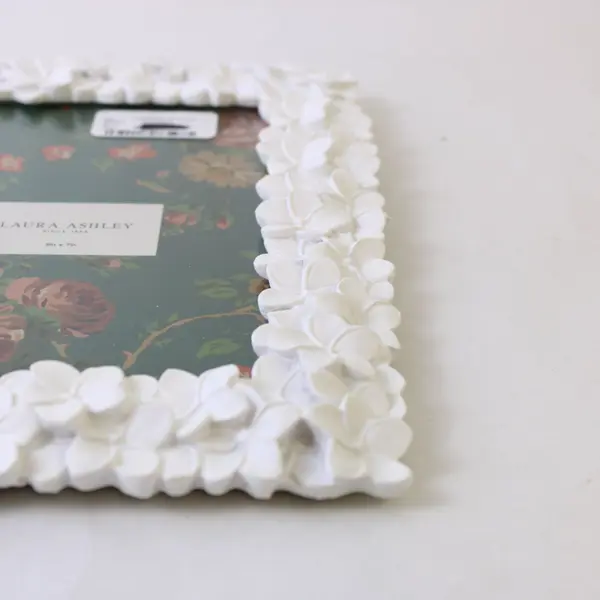 Lot of 2 Laura Ashley Ornate White 5x7 Photo Frames LAR22-37W