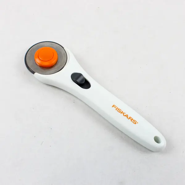 Singer Fiskars Sewing Tools Lot Needles Cutter Threader Ruler Pins