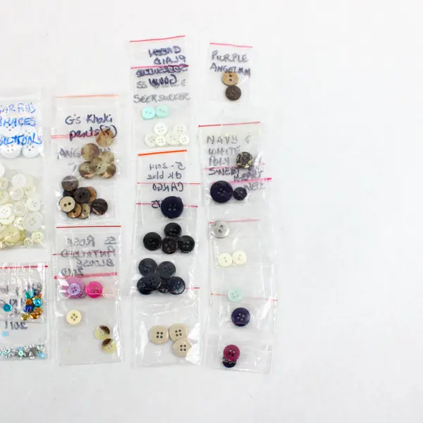 Lot of Assorted Sewing Buttons Mixed Styles Colors Crafts Repairs