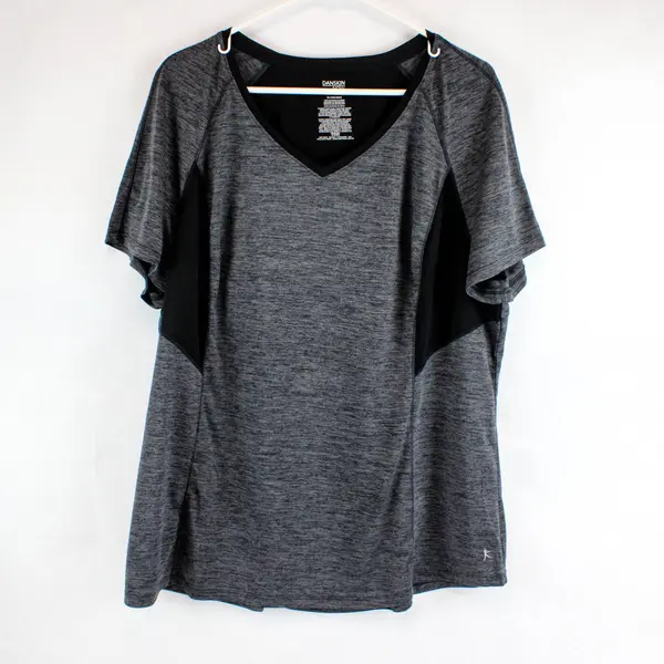 Danskin Now Grey/Black Women’s Active T-Shirt Semi-Fitted Size 2X(18W-20W) 