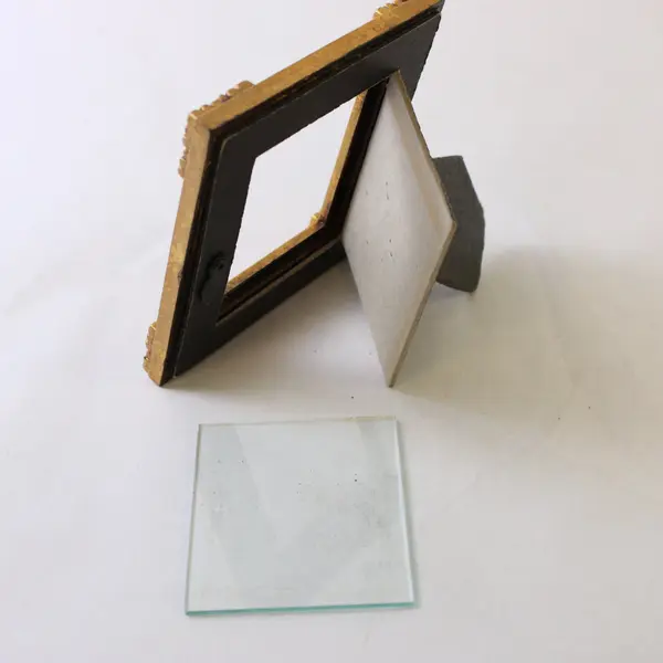 Vintage Gold Finish Ornate Flower Design Tabletop Picture Frame 2.5"x3"