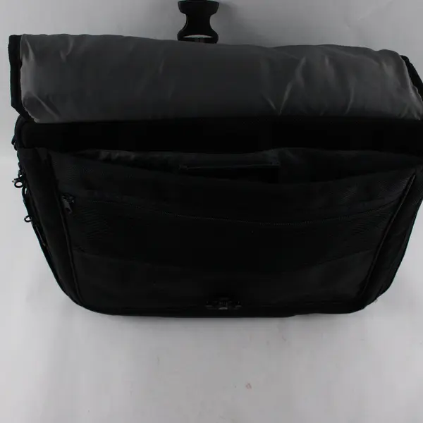 Targus Clamshell Platinum 17" Laptop Notebook Briefcase Bag Black CPT401DUS