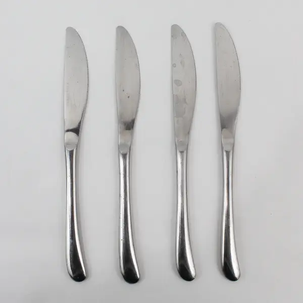 Lot of 4 Hampton Silversmiths Slope Pattern 9" Stainless Dinner Knives Good