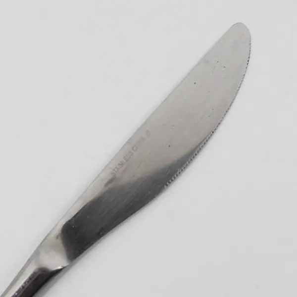 Lot of 4 Hampton Silversmiths Slope Pattern 9" Stainless Dinner Knives Good