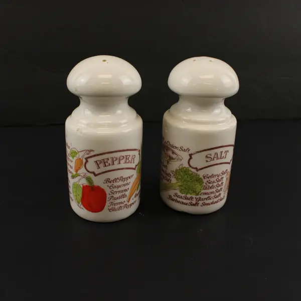 80s Vintage Avon SALT & PEPPER Shakers Country Kitchen