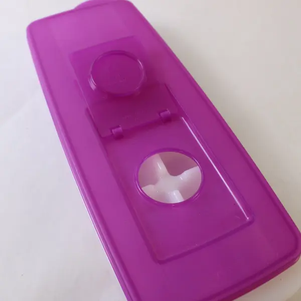 Tupperware Ice Cube Tray With Purple Lid 2705A-1