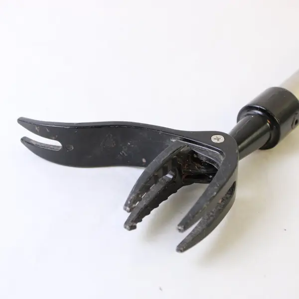 4 Claw Stand-Up Weed Puller Long Handle Garden Lawn Tool