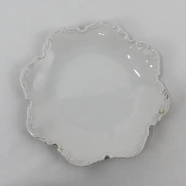 Scalloped Edge Floral Shaped White Ceramic Salad Plate 8.5" Japan