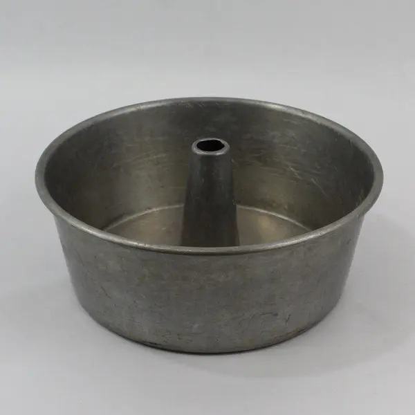 Wear Ever No 94 Aluminum 2 Piece Angel Food Cake Pan 9"