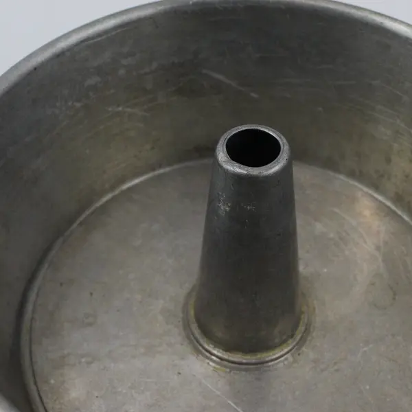 Wear Ever No 94 Aluminum 2 Piece Angel Food Cake Pan 9"