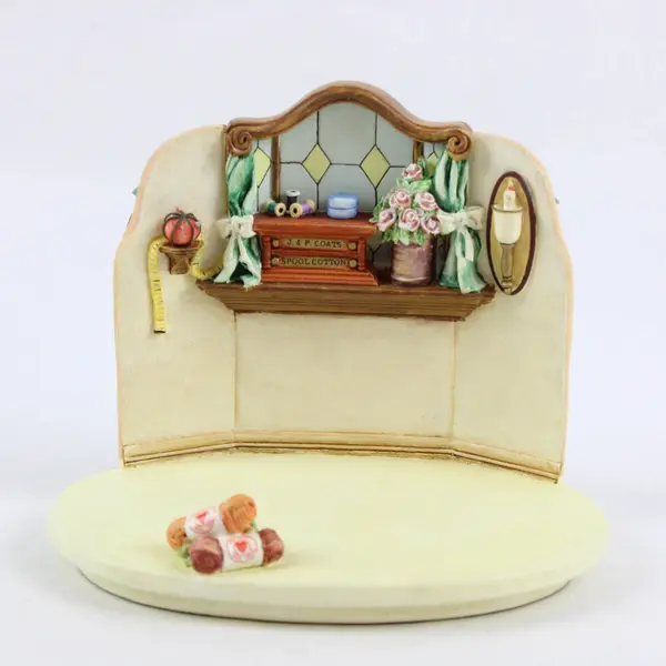 VTG 1999 Goebel Quilting Bee Scape Display 1047-D