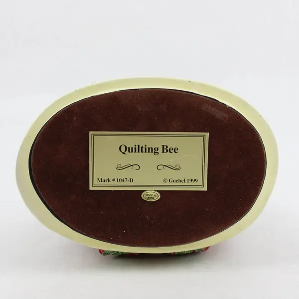 VTG 1999 Goebel Quilting Bee Scape Display 1047-D