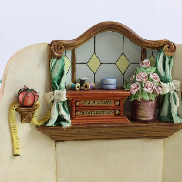 VTG 1999 Goebel Quilting Bee Scape Display 1047-D
