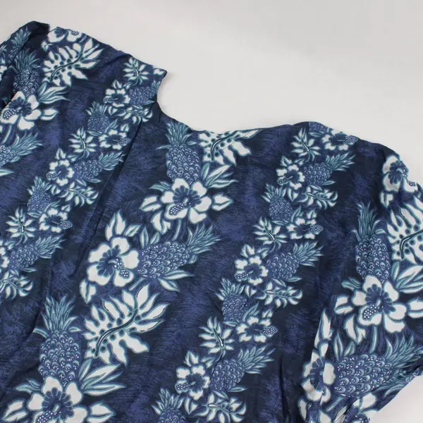 Makai Beach Hawaii Womens Blue Floral Blouse Size S/M