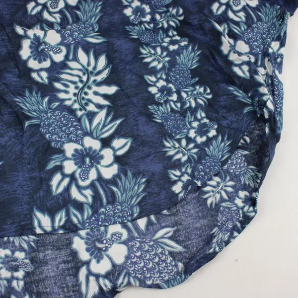 Makai Beach Hawaii Womens Blue Floral Blouse Size S/M