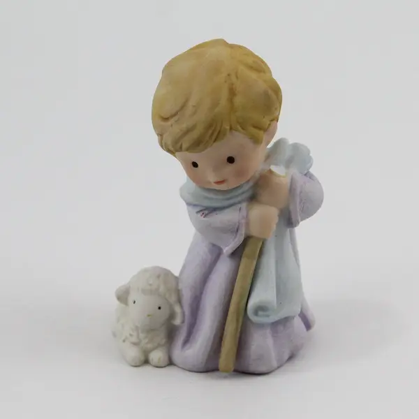 1986 Avon Heavenly Blessings  Porcelain Nativity Figures Mary and Joseph