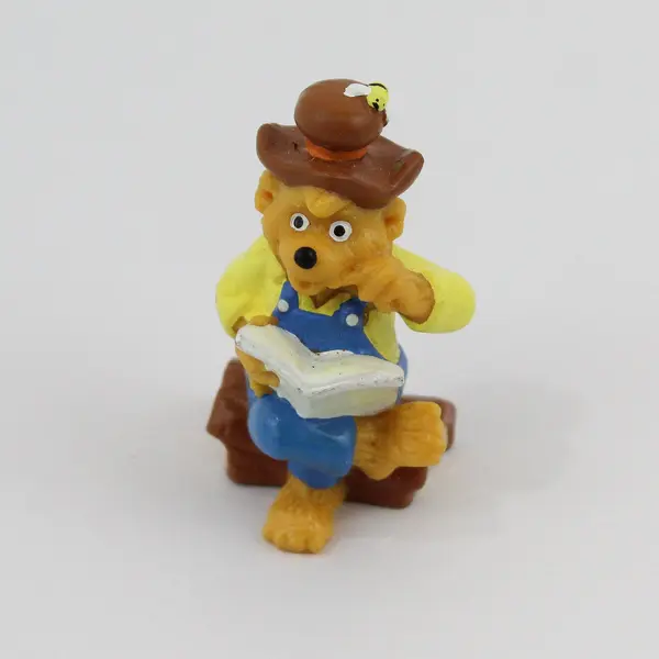 Applause Berenstain Bears PVC Figures Papa Carrying Firewood And Reading A Book