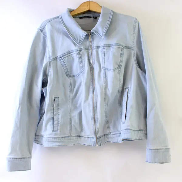 H by Halston Women's 26W Light Wash Stretch Denim Zip Front Jean Jacket 