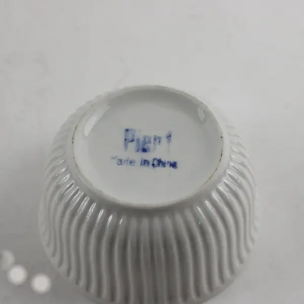 Lot Of 3 Pier 1 Ribbed Ramekin Baking Dishes Porcelain White 3.5 Diameter 