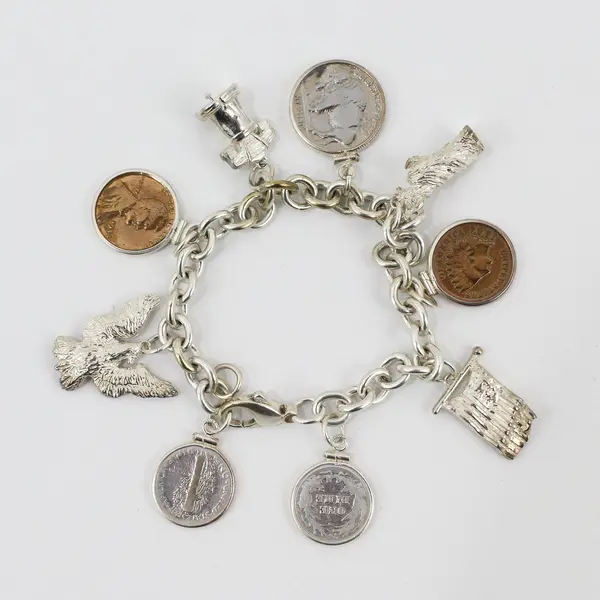 Silver-Tone America Patriotic Charm Bracelet 8.5"