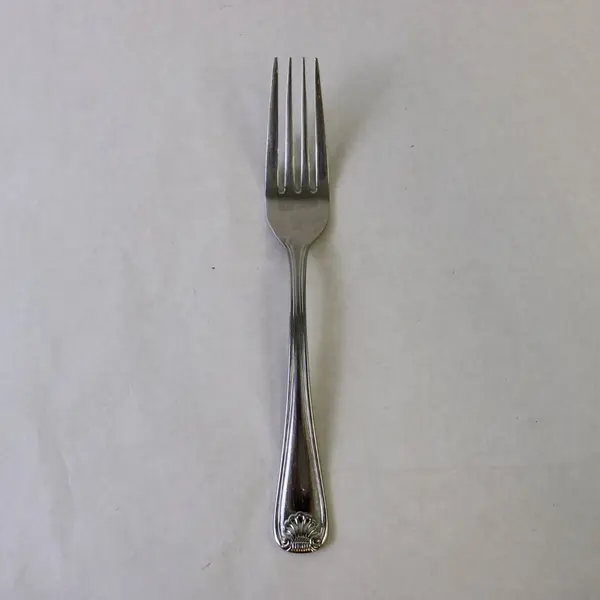 Retroneu Hampton Shell Stainless Steel Dinner Fork 7.5 in