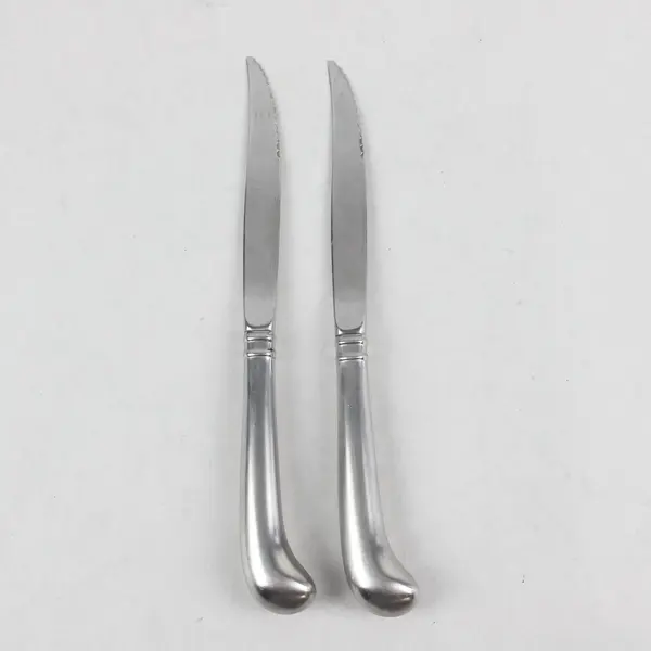 Lot Of 2 Towle Silver TWS47 Pattern Stainless Pistol Handle Steak Knives 9"