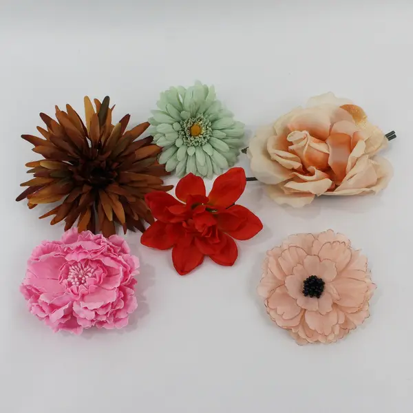 Mixed Lot of 6 Artificial Flower Clips and Brooches