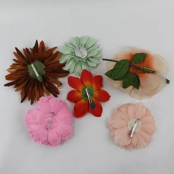 Mixed Lot of 6 Artificial Flower Clips and Brooches