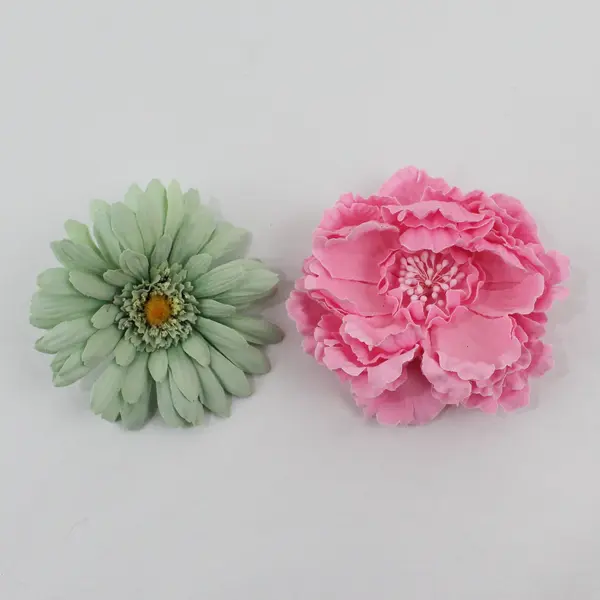 Mixed Lot of 6 Artificial Flower Clips and Brooches
