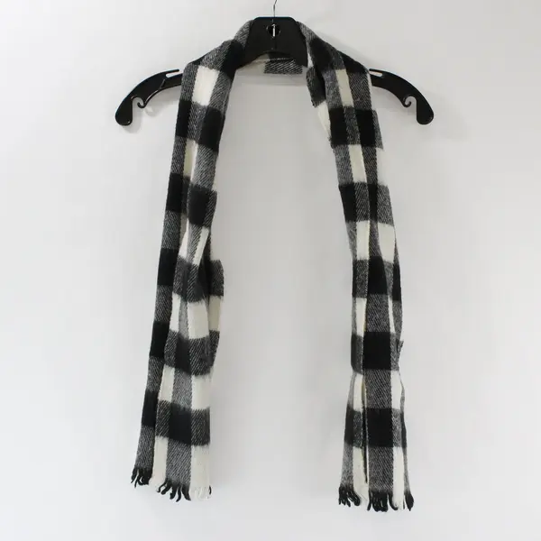 Lot of 2 Buffalo Check Fringe Winter Scarves Black/White Pink/Black
