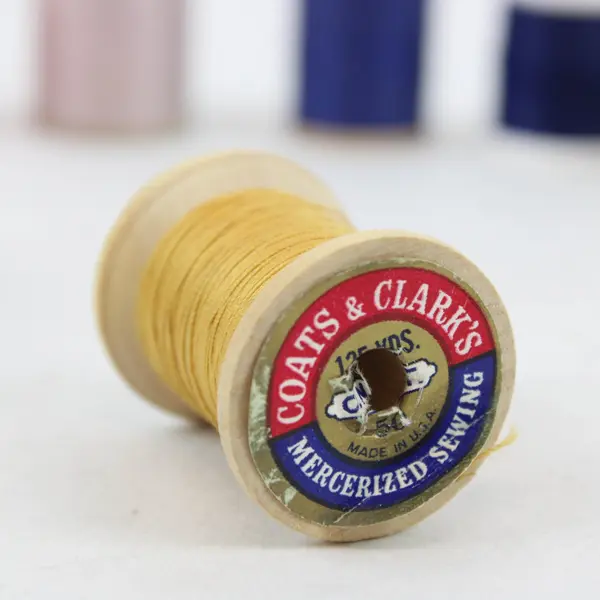 Lot of 8 Mixed Brand Sewing Thread Spools Coats & Clark J&P Coats Assorted