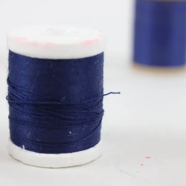 Lot of 8 Mixed Brand Sewing Thread Spools Coats & Clark J&P Coats Assorted