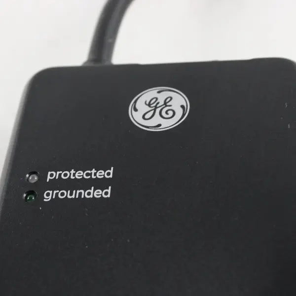 General Electric 8-Outlet Power Strip Black TESTED WORKS