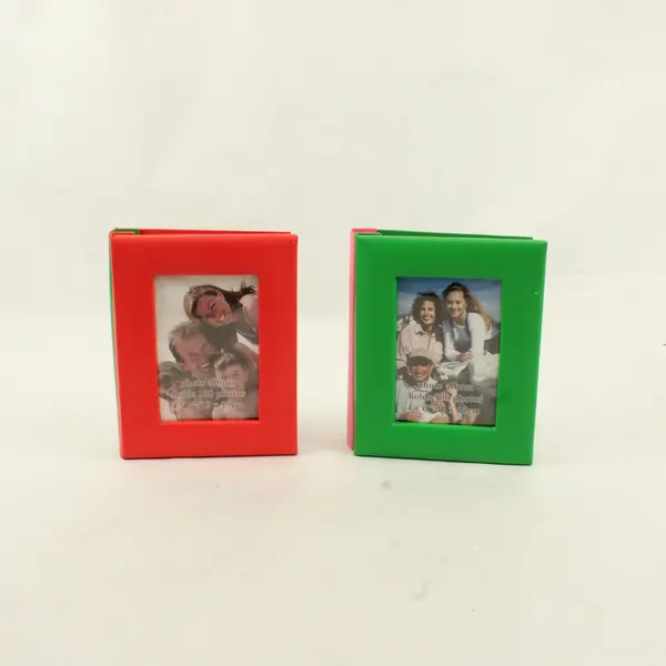 Lot of 2 Photo Albums Red Green Holds 100 4x6 Photos