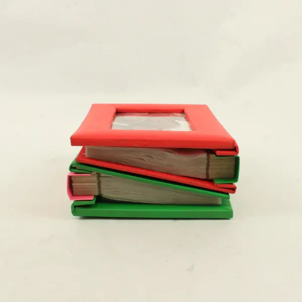 Lot of 2 Photo Albums Red Green Holds 100 4x6 Photos